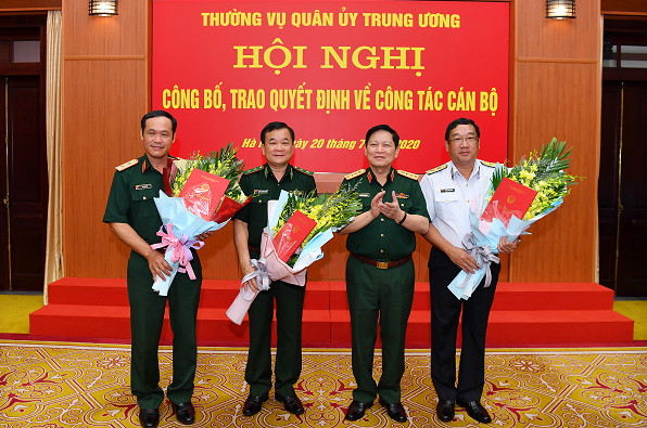 Ba Thứ trưởng Bộ Quốc phòng được Thủ tướng bổ nhiệm gồm: Trung tướng Vũ Hải Sản, ủy viên Trung ương Đảng, ủy viên Quân ủy Trung ương, Tư lệnh Quân khu 3; Phó đô đốc Hải quân Phạm Hoài Nam, ủy viên Trung ương Đảng, ủy viên Quân ủy Trung ương, Tư lệnh Quân chủng Hải quân; trung tướng Hoàng Xuân Chiến, ủy viên Trung ương Đảng, Ủy viên Quân ủy Trung ương, Tư lệnh Bộ đội Biên phòng.