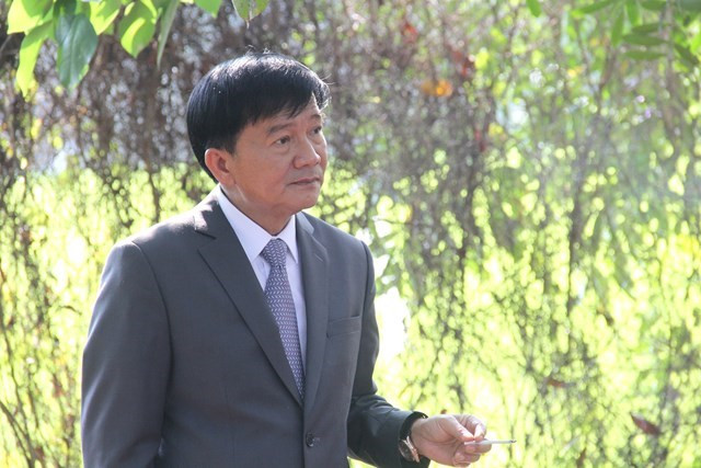 Trước đó, ông Trần Ngọc Căng có quyết định nghỉ hưu, thôi giữ chức Chủ tịch UBND tỉnh Quảng Ngãi từ ngày 1/7, của Ban Bí thư. Ông Nguyễn Tăng Bính - Phó Chủ tịch UBND tỉnh Quảng Ngãi được phân công phụ trách, xử lý công việc và ký các văn bản thuộc thẩm quyền của Chủ tịch UBND tỉnh.