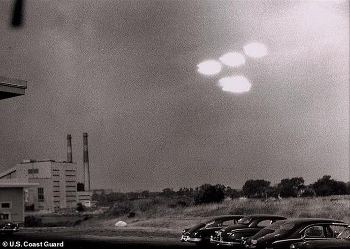 Các bệnh nhân của ông mô tả cảm nhận khi gặp UFO, như bay lơ lửng và phát ra ánh sáng nhấp nháy.