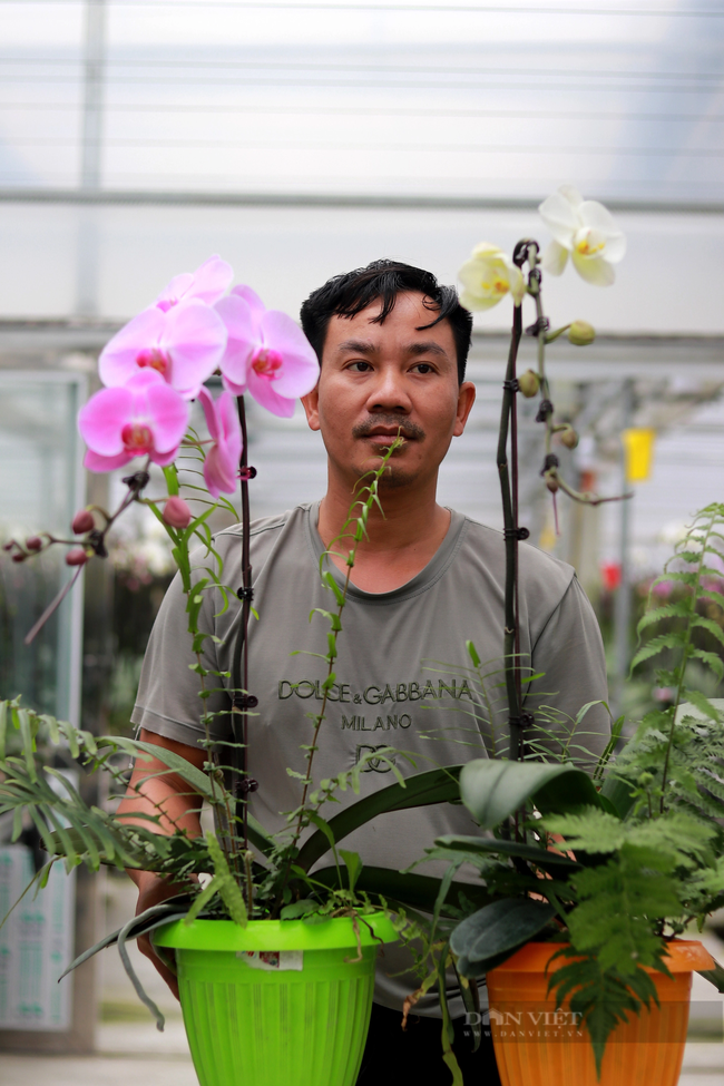 Không chỉ làm giàu cho bản thân, anh Huy đã tạo việc làm cho 5 lao động thường xuyên và hơn 20 lao động thời vụ với mức thu nhập ổn định.