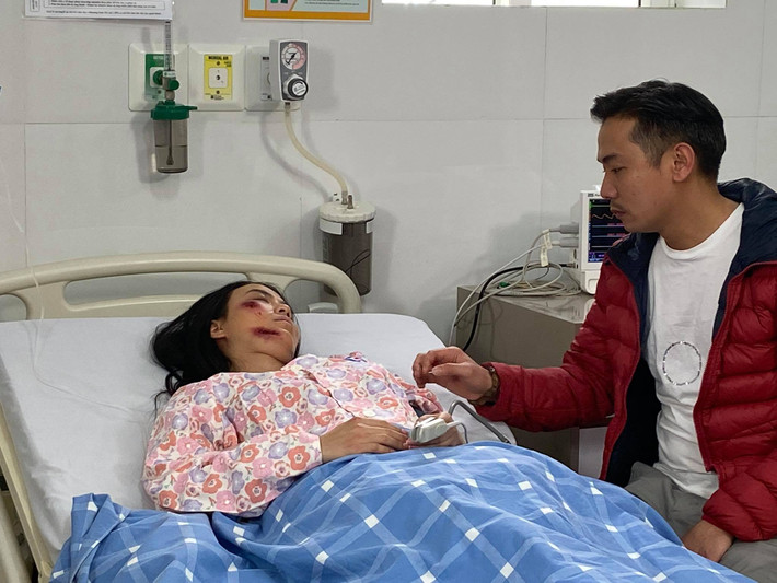 Dòng trạng thái của Linh Miu nhanh chóng thu hút sự chú ý của cư dân mạng. Bên cạnh những lời hỏi thăm, lo lắng dành cho hot girl, nhiều người đoán rằng đây là phân cảnh trong một bộ phim của cô.