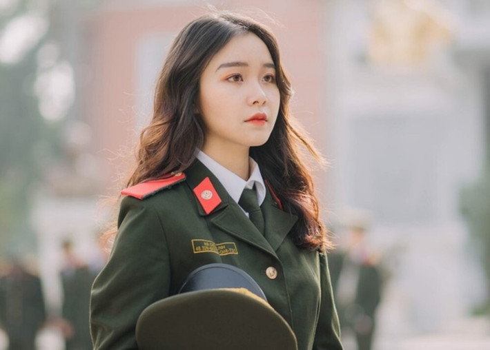 Không chỉ sở hữu thành tích học tập, gái xinh trường An ninh còn khiến nhiều người xao xuyến với nhan sắc cực xinh đẹp.