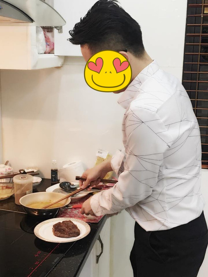 Tất cả những hình ảnh về nửa kia do cô nàng đăng tải công khai đều được che chắn kĩ càng.