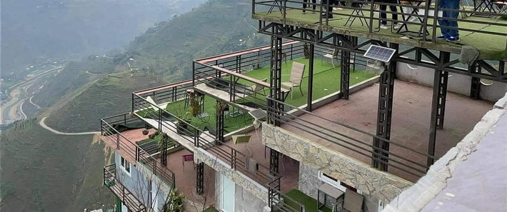 Dù đã có lệnh cấm nhưng địa điểm dừng chân này vẫn hoạt động bình thường khiến cư dân mạng không khỏi tranh cãi. Ảnh: FB Đ.N.Q