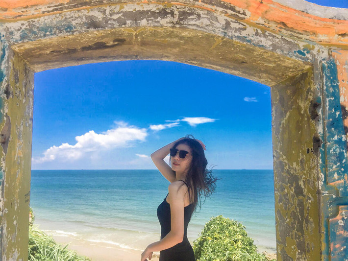 Vừa xinh đẹp lại có thành tích học tập khá nổi trội nên Phương Chinh thu hút được sự chú ý của bạn cùng giới và khác giới.