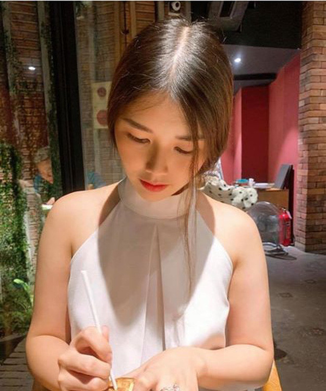 Sau khi rời khỏi cuộc thi, cô bạn thi đỗ ngành Công nghệ Thông tin bằng tiếng Anh của ĐH Hà Nội. Anh Thư sở hữu 8.0 IELTS và hiện đang làm nhân viên phát triển kinh doanh, quản lý một cửa hàng nhỏ,...