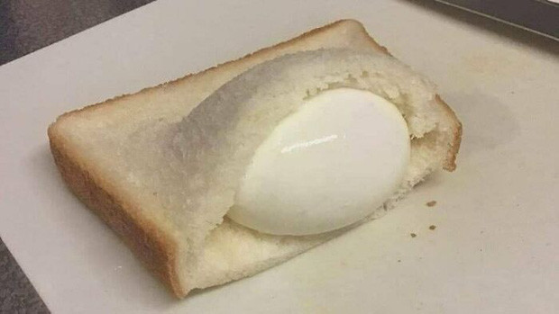 Người ta thì ăn sandwich với trứng ốp la nhưng tôi thì thích phong cách khác.