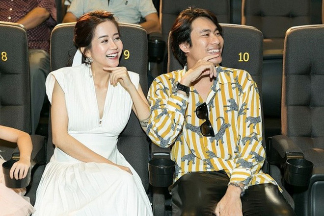 Trước đó, nữ Vlogger dính vào tin đồn tình tay ba với diễn viên Kiều Minh Tuấn, họ đã thừa nhận việc yêu nhau bất chấp việc Kiều Minh Tuấn và Cát Phượng thời điểm đó vẫn chưa chia tay.