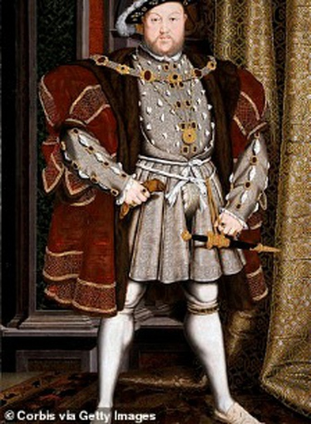 Ban đầu, nó là một phần của trang trí trên vương miện của vua Henry VIII, người đã đội vương miện này khi lên ngôi vào năm 1509 và cưới công nương Anne xứ Cleves vào năm 1540. Bức tượng vàng này được đặt trên vương miện để trang trí.
