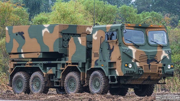 Khi nói đến hệ thống MLRS thì loại đạn, tính năng, giá cả và sự sẵn có tỏ ra quan trọng hơn nhiều so với bất kỳ thứ gì khác. Đối với HIMARS/GMARS, Puls và K239 Chunmoo, chúng hiện đang sử dụng loại đạn của riêng mình, cho nên khó lòng thay thế cho nhau.