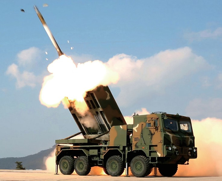 Tổ hợp GMARS có một vài lợi thế đáng kể so với HIMARS khi tích hợp được tên lửa hành trình JASSM. Bên cạnh đó, nó còn sử dụng được toàn bộ các dòng đạn trang bị cho HIMARS, bao gồm cả PrSM mới thử nghiệm thành công.