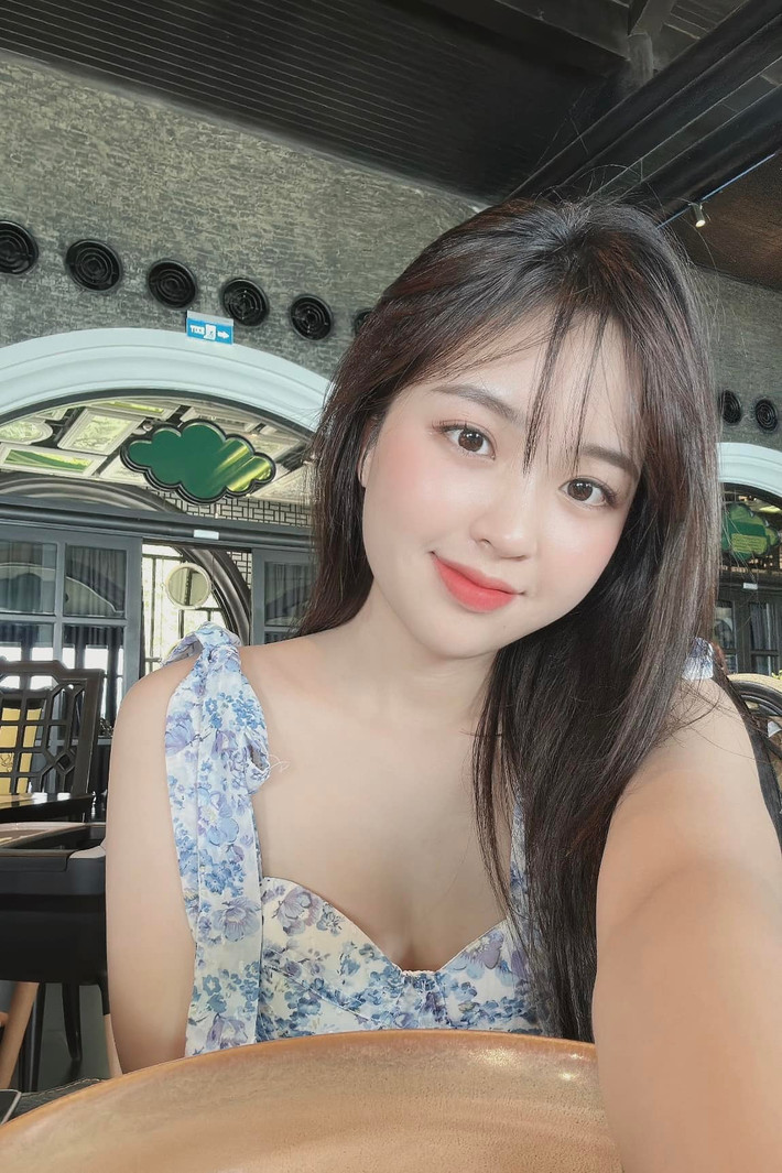 Bởi nhan sắc nổi bật nên hot girl rất kín tiếng về đời tư và hình ảnh con cái.