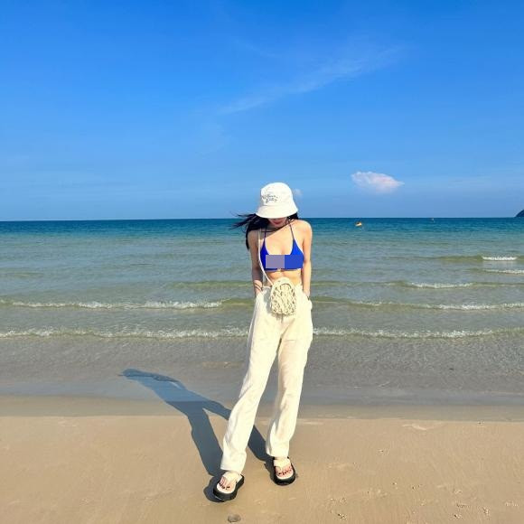 Bên cạnh đó, nhan sắc rạng rỡ của người đẹp cũng gây thiện cảm với khán giả.