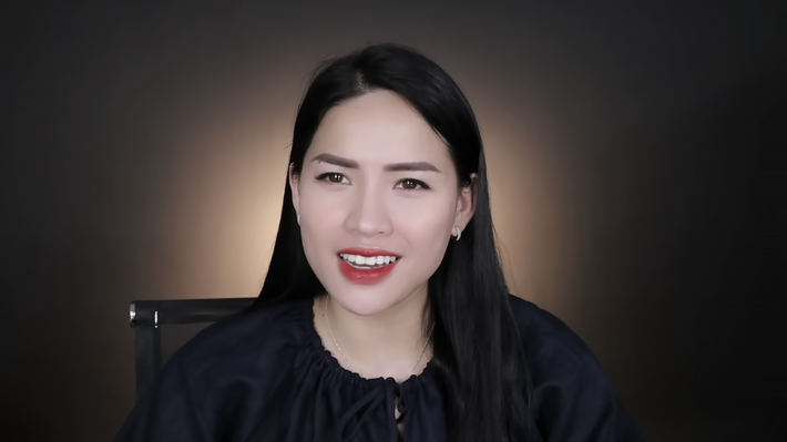 Võ Hà Linh thời gian qua nhận về không ít chỉ trích từ cư dân mạng vì những màn review quán ăn.