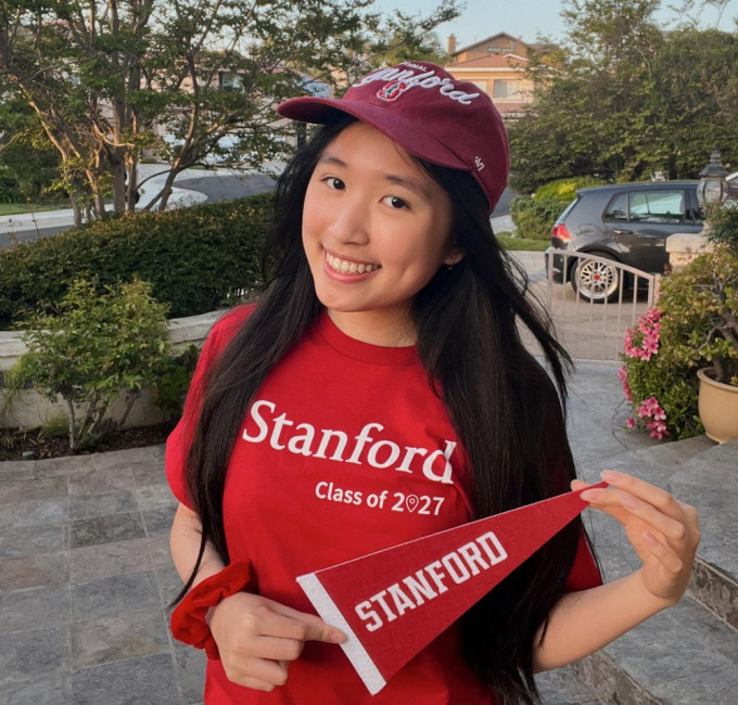 Mới đây Youtuber này hút sự chú ý khi chia sẻ đậu ĐH Stanford (Mỹ) - ngôi trường luôn nằm trong top đầu những trường ĐH danh giá nhất thế giới.