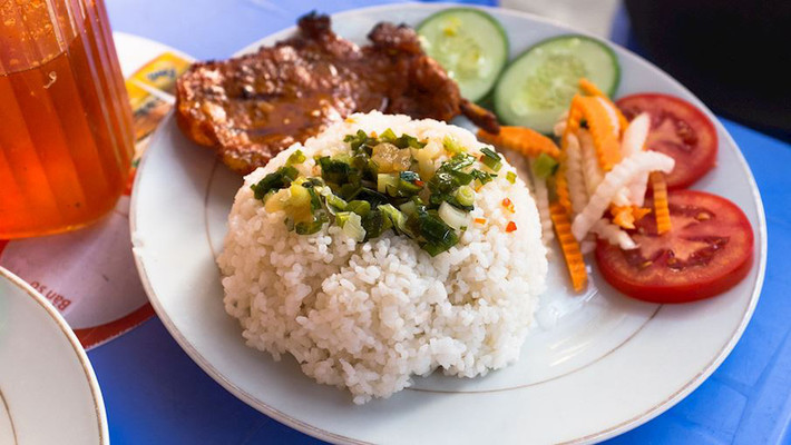 Mới đây trang tin ẩm thực Taste Atlas công bố danh sách 100 món ăn ngon nhất thế giới được làm từ gạo năm 2023. Trong đó, hai món Việt Nam có mặt trong danh sách là cơm tấm ở vị trí thứ 3 và bánh chưng ở vị trí thứ 97.
