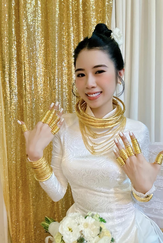 Được biết, đám cưới "siêu khủng" này diễn ra vào ngày 7/5 vừa qua tại ấp Bàu Cá, Trảng Bom, Đồng Nai.