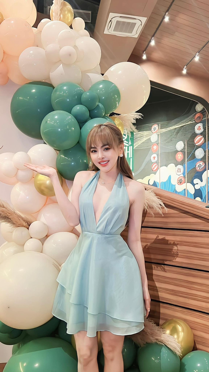 Những tháng ngày qua, hot girl Trang Nemo dù không gây ồn ã trên truyền thông nhưng vẫn tích cực chia sẻ hình ảnh cá nhân lên MXH.
