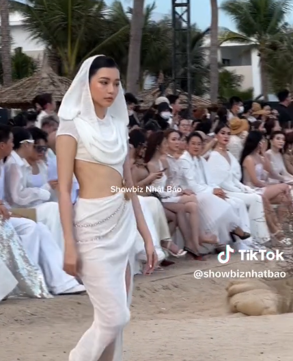 Mới đây, hot girl Bâu (Nguyễn Ngọc Phương Vy) trở thành tâm điểm chú ý khi tham gia trình diễn trong show thời trang của NTK Đỗ Long. Ảnh: Cắt từ clip Showbiznhatbao