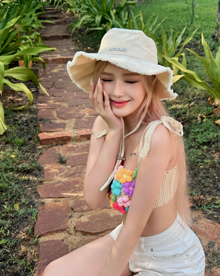 Gái xinh Sài thành luôn hấp dẫn và cuốn hút trong từng khung hình mà cô đăng tải.