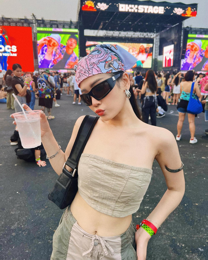 Sau nhiều năm nổi tiếng, hiện tại hot girl này đang tập trung kinh doanh riêng về lĩnh vực thời trang.