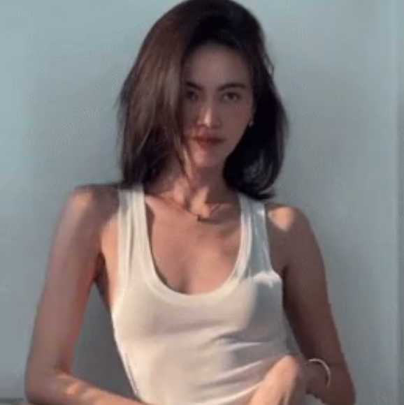 Mới đây, " ma nữ Thái Lan" đăng tải clip đời thường khoe trọn nhan sắc xinh đẹp cùng thần thái sang chảnh đầy thu hút.