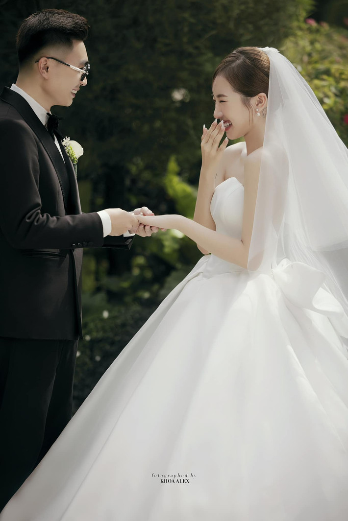 Chứng kiến cuộc sống làm dâu nhà giàu của Huyền ai cũng mong ước.