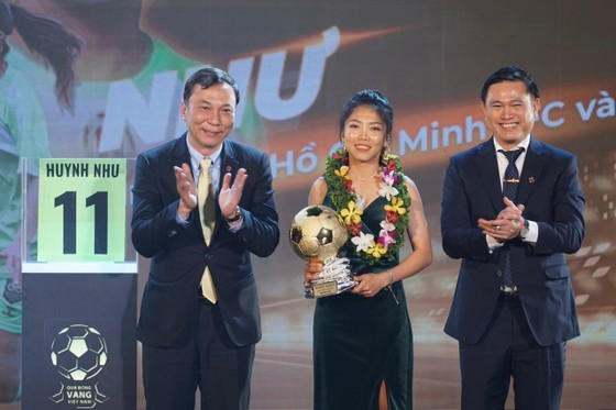 Ngày 6/3, Trung ương Đoàn TNCS Hồ Chí Minh đã công bố 10 gương mặt trẻ tiêu biểu của Việt Nam năm 2022, trong đó gây chú ý là nữ cầu thủ trẻ Huỳnh Như, 32 tuổi, quê Trà Vinh.