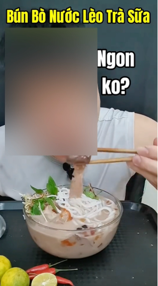 Sau khi ăn hết bát tô, TikToker nhận xét bún bò nước lèo trà sữa có vị béo ngậy, thơm ngon và đặc biệt nhấn mạnh vị nó không hề khó ăn như mọi người vẫn nghĩ.