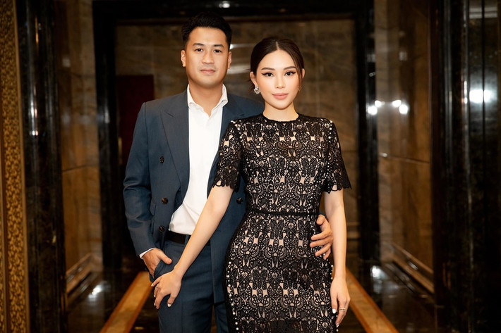 Thông tin đám cưới của Linh Rin và Phillip Nguyễn hiện đang nhận nhiều sự quan tâm của cư dân mạng.