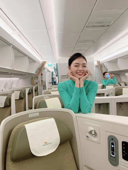 Cô sở hữu nhan sắc và vóc dáng cùng gu thời trang không thua kém sao Vbiz nào.
