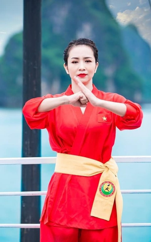 Nhắc đến nữ VĐV Thúy Hiền nhiều người nhớ ngay đến một nữ tuyển thủ xinh đẹp, dáng người nhỏ nhắn tung hoành trên thảm đấu Wushu đã mang về những vinh quang vô tiền khoáng hậu cho thể thao Việt Nam.