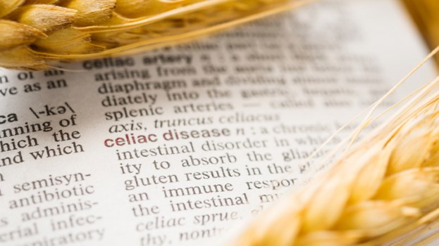 Bệnh Celiac là một bệnh lý đường ruột gây ra bởi tình trạng nhạy cảm với gluten và cũng là một trong những bệnh dễ bị chẩn đoán sai do biểu hiện của bệnh này rất đa dạng và khác nhau với từng người. Biểu hiện của bệnh gồm đau bụng, táo bón, tiêu chảy. Nhiều người còn bị đau khớp, đau đầu và trầm cảm.