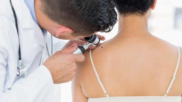 Theo tạp chí ung thư Journal of Clinical Oncology, việc chẩn đoán ung thư sai chiếm khoảng 28%, và thậm chí là 44% với một số loại bệnh ung thư. Những loại ung thư dễ khiến các bác sĩ mắc lỗi là ung thư da melanoma, ung thư vú, ung thư hạch bạch huyết và sarcoma.