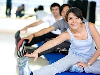 Bạn cũng cần bỏ ngay ý nghĩ, đau lưng dưới thì không nên tập thể dục. Bạn có thể bị đau khi mới tập, nhưng các bài tập đã được chứng minh là có hiệu quả đối với căn bệnh đau lưng dưới.