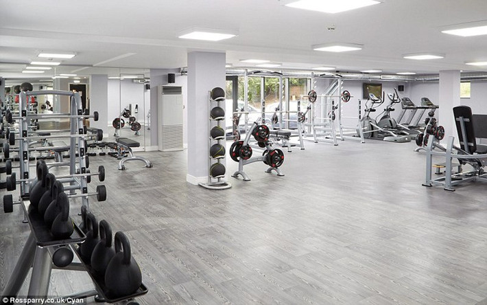Phòng tập thể dục với đầy đủ trang thiết bị.
