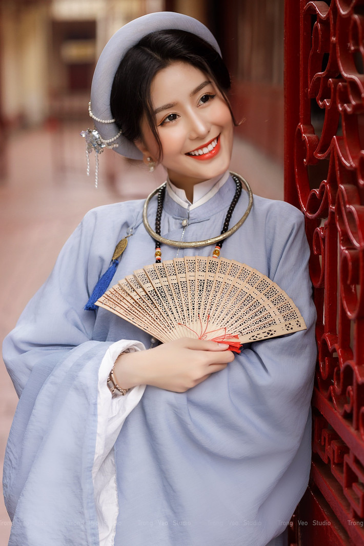 Không còn là một gương mặt xa lạ trong vũ trụ hot girl Sài Gòn, Võ Ngọc Trân gây ấn tượng với gương mặt xinh đẹp không góc chết, body cực chuẩn đồng hồ cát với vòng 1 nổi bật.