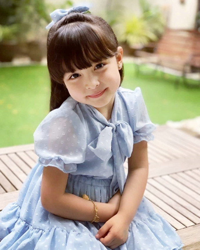 Từ khi mới chào đời, cô bé đã gây chú ý bởi sở hữu vẻ đẹp trong sáng, đáng yêu như thiên thần.