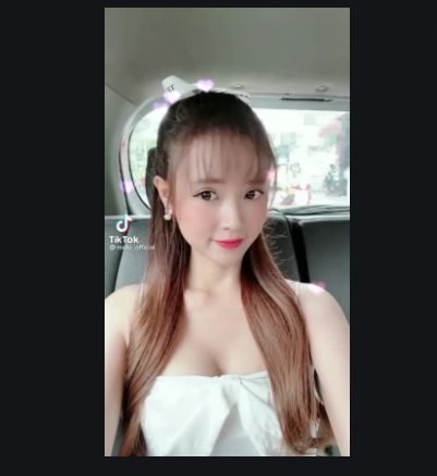 Chỉ cần make up đơn giản, ăn diện hở nhẹ nhàng và tạo dáng trong 15 giây, "nữ giảng viên hot nhất nhì Vbiz" đã được người hâm mộ thả tim lia lịa.