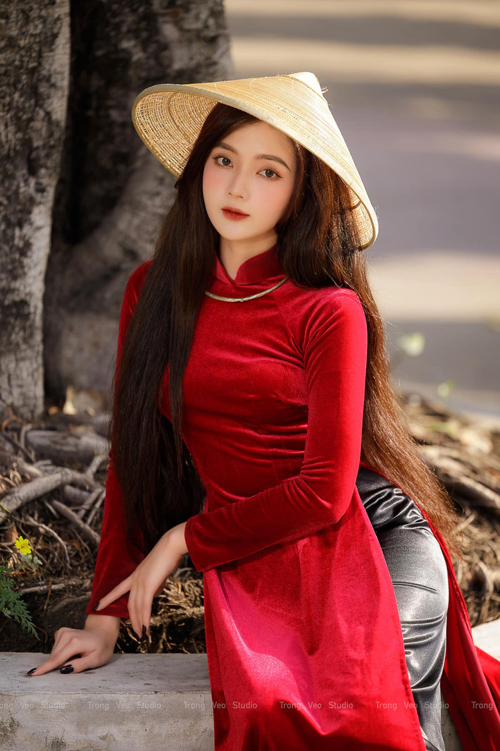 Ở tuổi 27, Lan Hương vẫn sở hữu vẻ đẹp trong sáng như thiếu nữ đôi mươi.