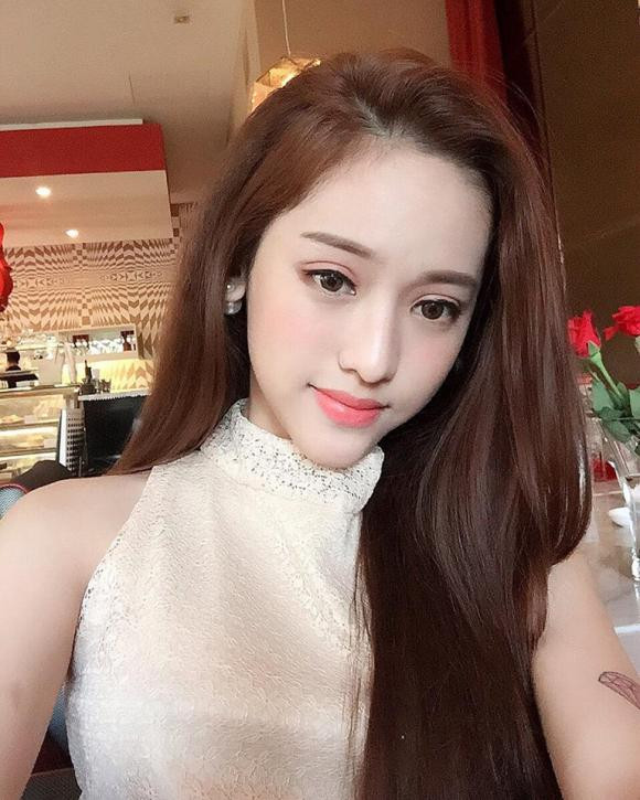 Đi kèm với sự hào nhoáng, Thúy Vi cũng vướng phải không ít ồn ào khiến hình ảnh của bản thận bị đánh giá là không tốt.