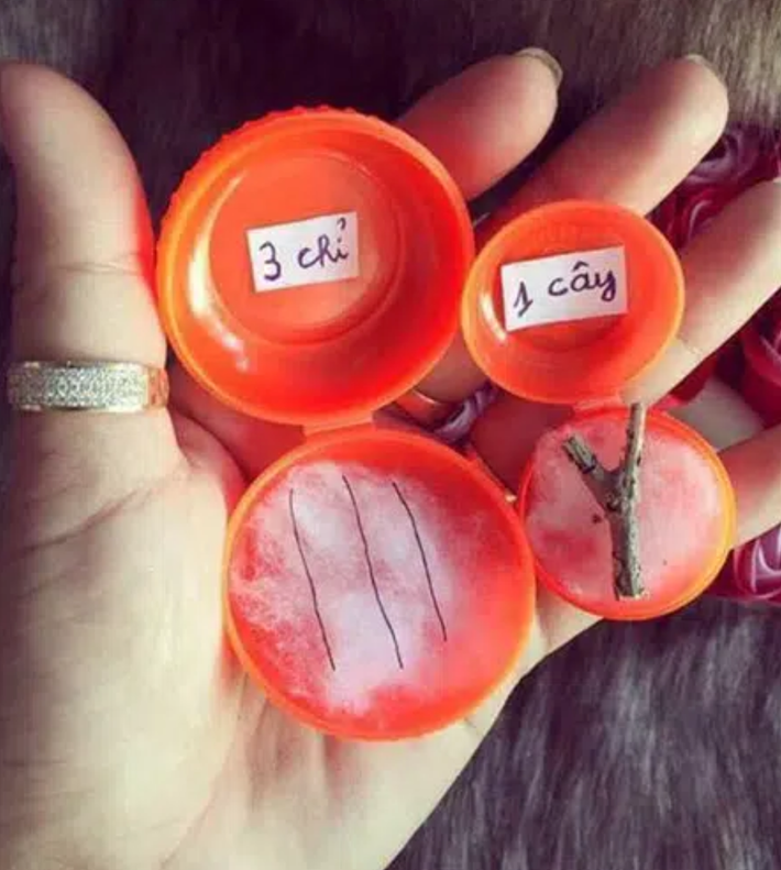 "3 chỉ và 1 cây em chọn bên nào". Ảnh: Tổng hợp