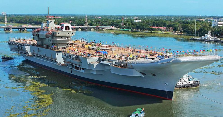 Tầm hoạt động tối đa của INS Vikrant lên tới 15.000 km cùng với thuỷ thủ đoàn biên chế đầy đủ vào khoảng 1600 người bao gồm cả lực lượng Không quân Hải quân. Nguồn ảnh: QQ.