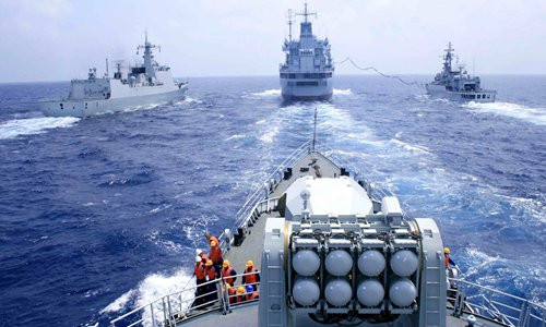 Giới chuyên gia phân tích quân sự cho rằng, Trung Quốc tốt hơn hết nên tăng cường quyền lực mềm của mình ở nước ngoài trước, sau đó mới gây áp lực quân sự cho các cường quốc phương Tây thay vì việc thực hiện cả hai việc đó song song, cùng lúc với nhau như hiện nay. Nguồn ảnh: Pinterest.