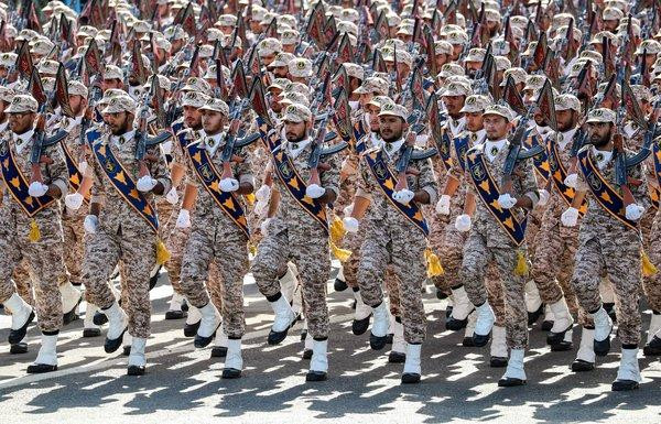 Iran hiện đang có quân số thường trực là 523.000 quân kèm theo đó là 350.000 quân dự bị. Tổng cộng Iran có quân số vào khoảng 873.000 nếu huy động tổng lực. Nguồn ảnh: Flickr.