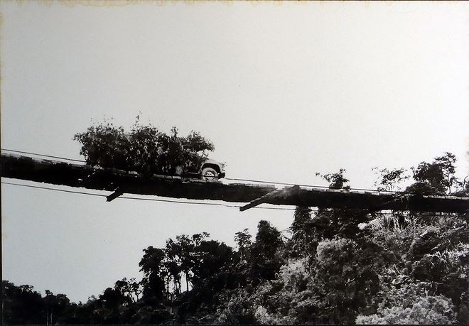 Từ năm 1968, quân đội ta bắt đầu tính tới chuyện hành quân bằng phương tiện cơ giới thay cho việc hành quân bộ dọc đường Trường Sơn. Cách thức này dù đẩy nhanh tốc độ hành quân nhưng vẫn có nhiều hạn chế. Nguồn ảnh: TL.