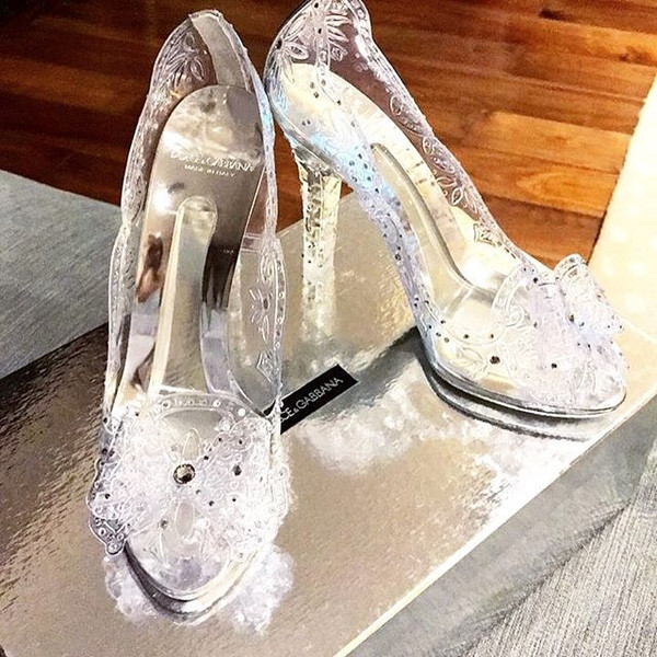 "Đôi hài Lọ Lem" Dolce & Gabana được dự đoán sẽ đồng hành cùng công chúa - cô dâu xinh đẹp trong lễ cưới.