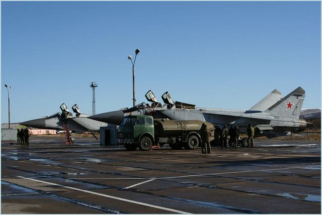 Theo các kênh Telegram theo dõi tình hình ở Ukraine, mỗi lần một chiếc MiG-31 bay lên trời, nó sẽ kích hoạt cảnh báo trên không trên khắp Ukraine. Chiến thuật này nhằm mục đích leo thang căng thẳng, khiến người dân Ukraine luôn trong tình trạng cảnh giác trước mối đe dọa từ tên lửa Kinzhal.