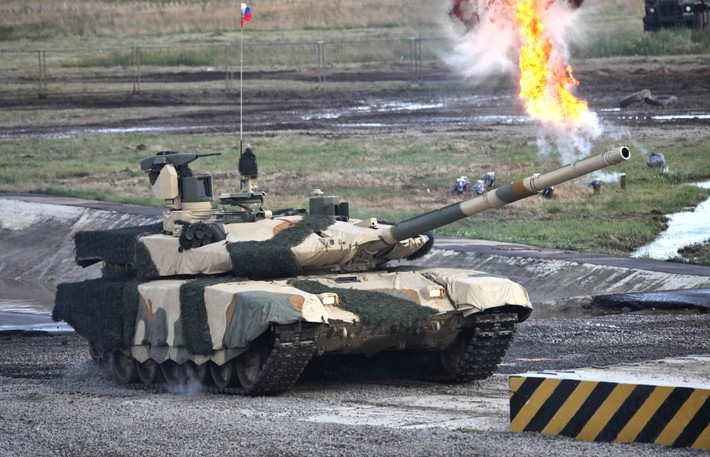 Phiên bản mới nhất của xe tăng chủ lực T-90 đó là T-90M hiện đã được trang bị vào một vài đơn vị tăng thiết giáp của Nga. Đây hiện tại được coi là phiên bản hiện đại nhất, mới nhất của dòng xe tăng T-90. Nguồn ảnh: Rumil.
