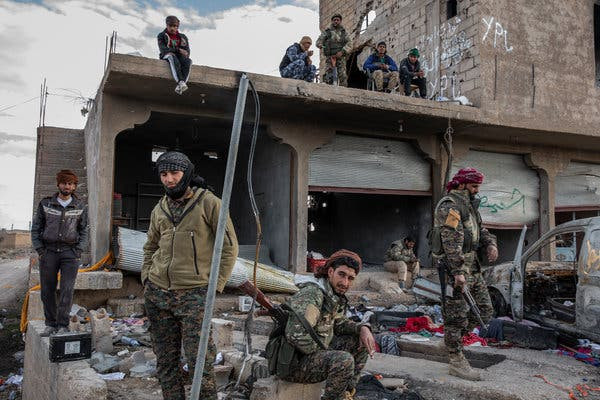 Trả lời về việc liệu Mỹ ngừng can thiệp vào Syria, liệu chủ nghĩa khủng bố và lực lượng IS có thể quay trở lại vùng đất này hay không, tổng thống Donald Trump đã thừa nhận rằng đây là điều hoàn toàn có thể xảy ra trong tương lai. Nguồn ảnh: BI.
